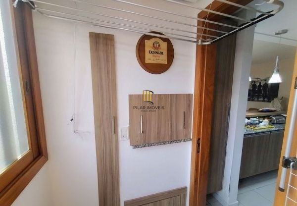 Apartamento no bairro Teresópolis de 2 dormitórios e vaga
