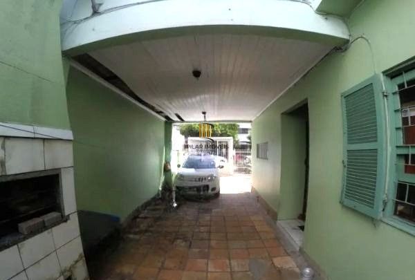 Casa sobrado no bairro Petrópolis de 4 dormitórios