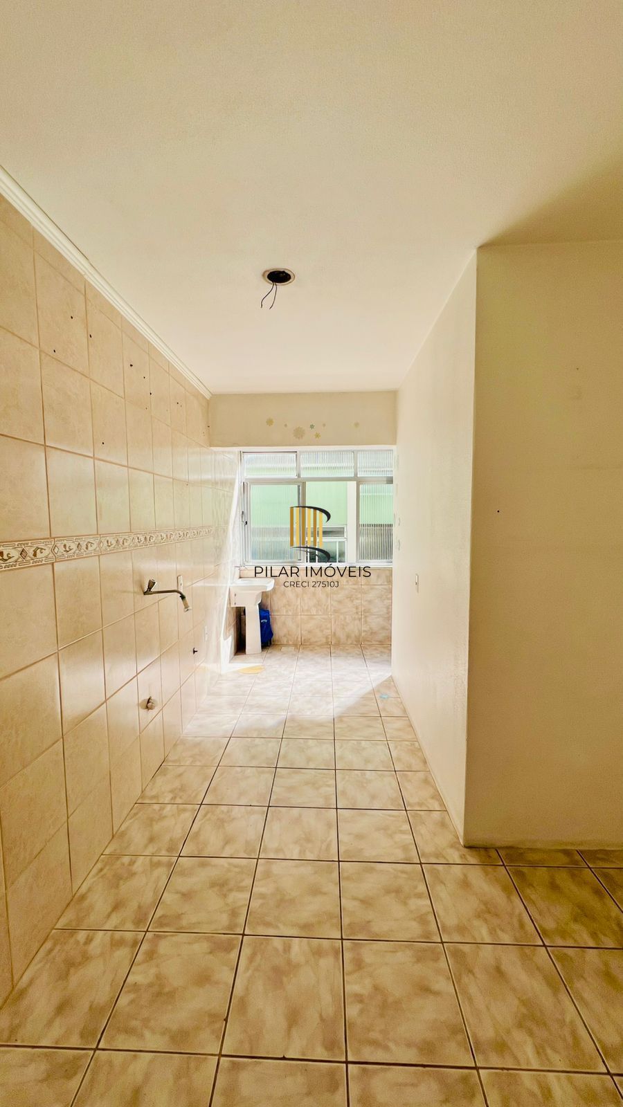 Apartamento no bairro Teresópolis de 2 dormitórios DESOCUPADO