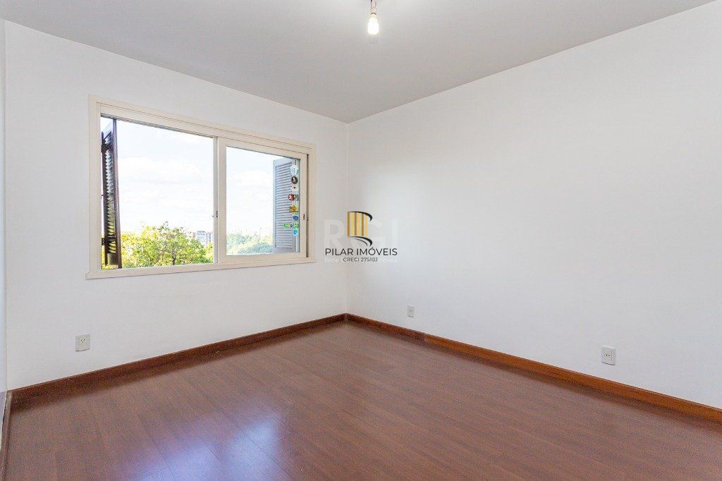 Apartamento no bairro Higienópolis com 190m² de 3 dormitórios e 2 vagas
