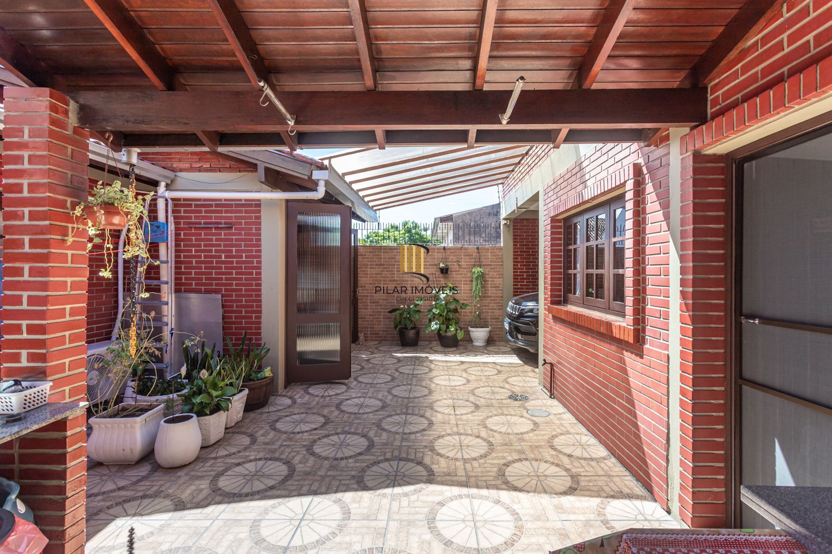 Casa 3 dormitórios no bairro Camaquã