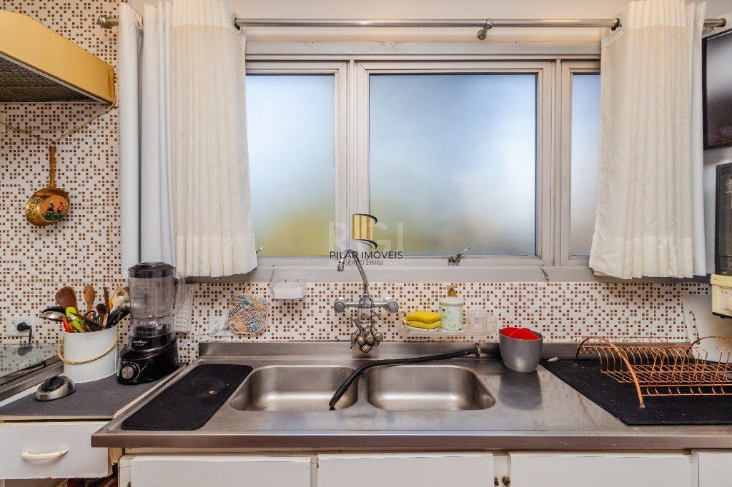 Apartamento para Venda - 138m², 3 dormitórios, sendo 1 suites, 1 vaga - Petrópolis