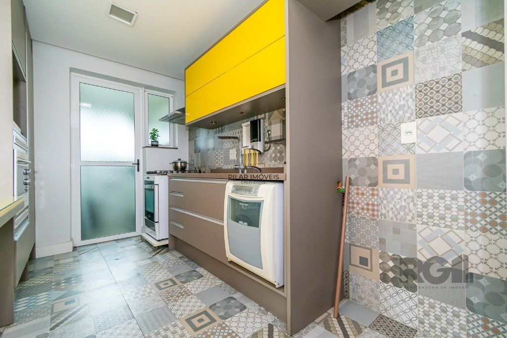 APTO 03 DORM. SUÍTE ,lareira, sacada c/ churrasqueira, 02 VAGAS .prédio com toda infra