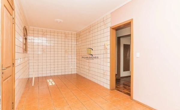 Casa no Sarandi de 4 dormitórios e 4 vagas