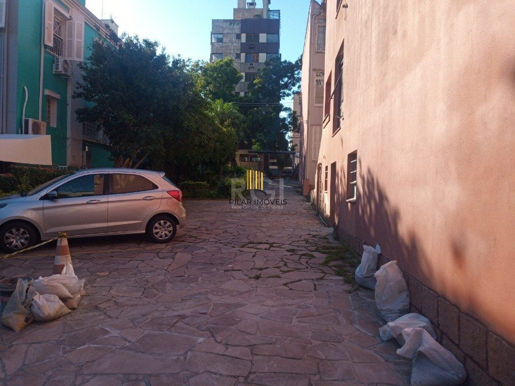 Apartamento no bairro Petrópolis de 3 dormitórios e vaga