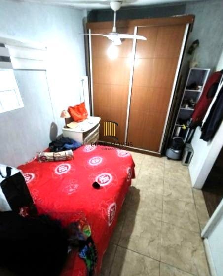 Casa no bairro Partenon de 3 dormitórios e vaga