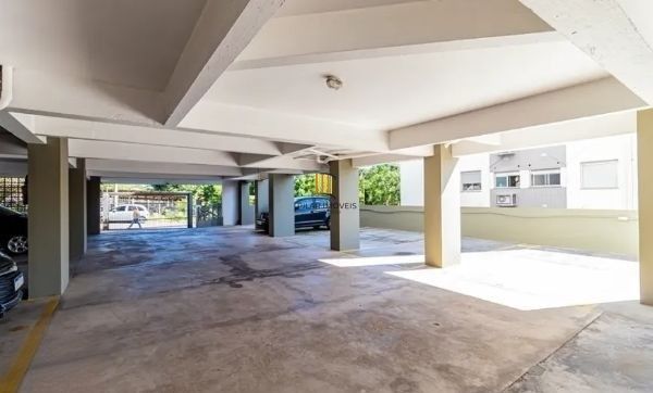 Apartamento na Cavalhada de 2 dormitórios e vaga