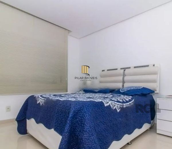 Cobertura no bairro Petrópolis de 2 dormitórios 2 vagas e piscina