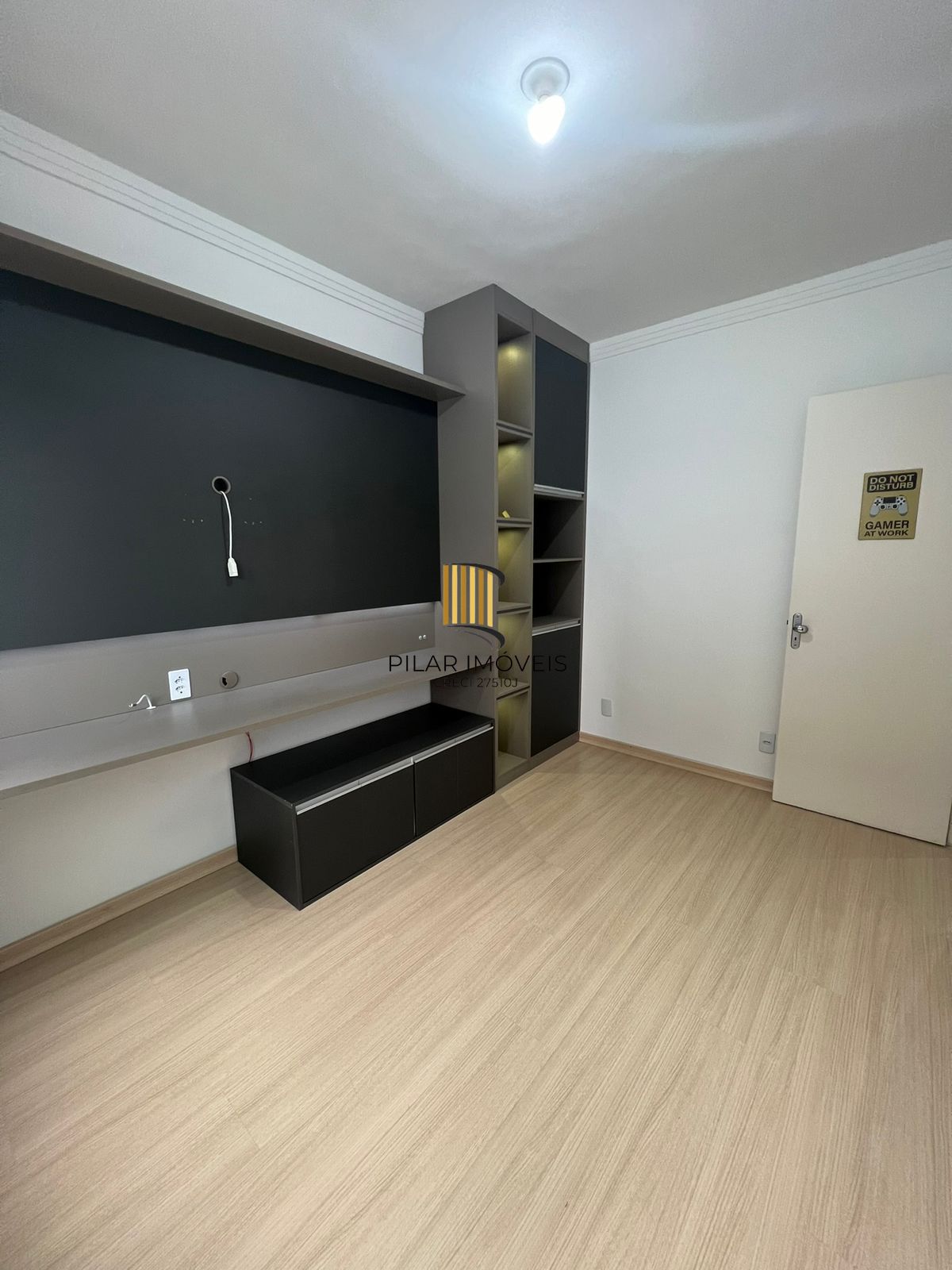 Casa sobrado em Gravatai de 3 dormitórios e 2 vagas