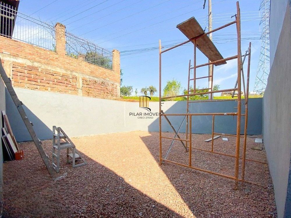 Casa 3 dormitórios no bairro Mário Quintana