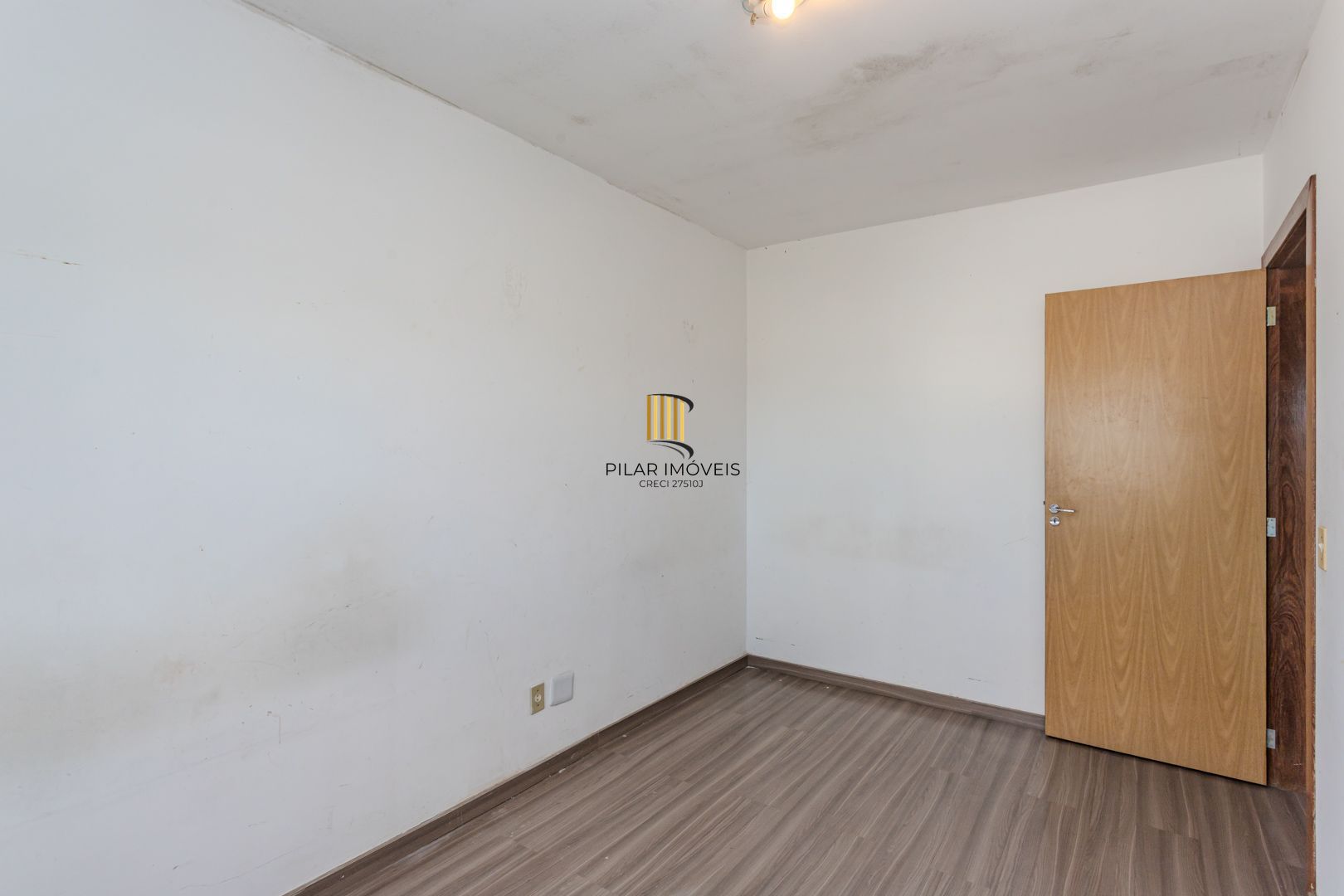 Apartamento na Cavalhada de 2 dormitórios e vaga DESOCUPADO