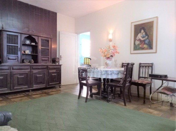 Apartamento no Bom Fim de 3 dormitórios frente com 103m²