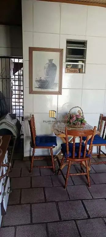 Casa 3 dormitórios no bairro Jardim Algarve