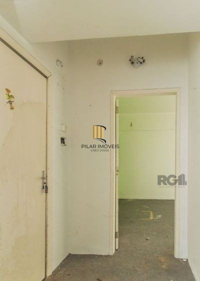 Apartamento de 1 dormitório, Centro Histórico desocupado