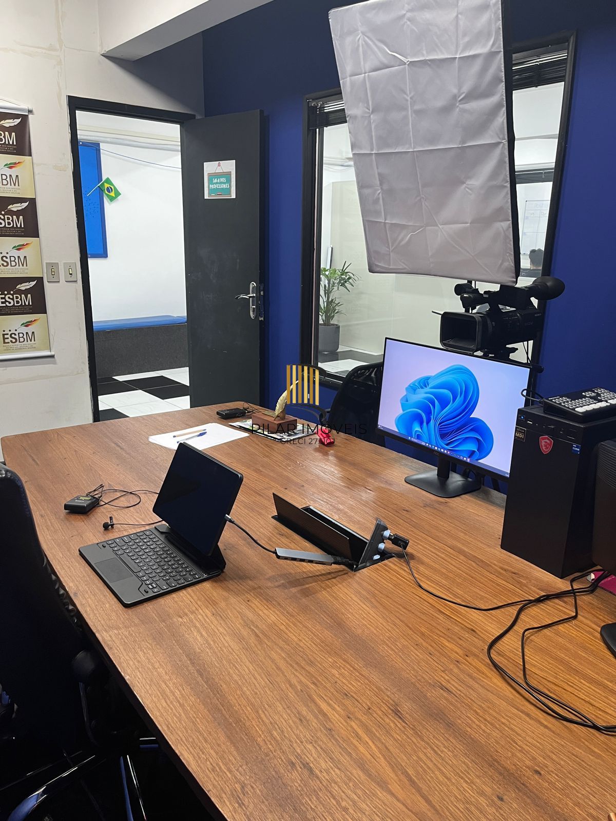 Sala comercial, andar inteiro com 193,90 m²