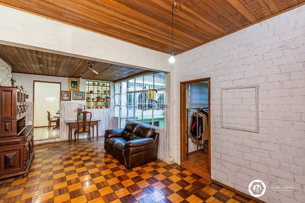 Casa para Venda de 3 dormitórios, Petrópolis