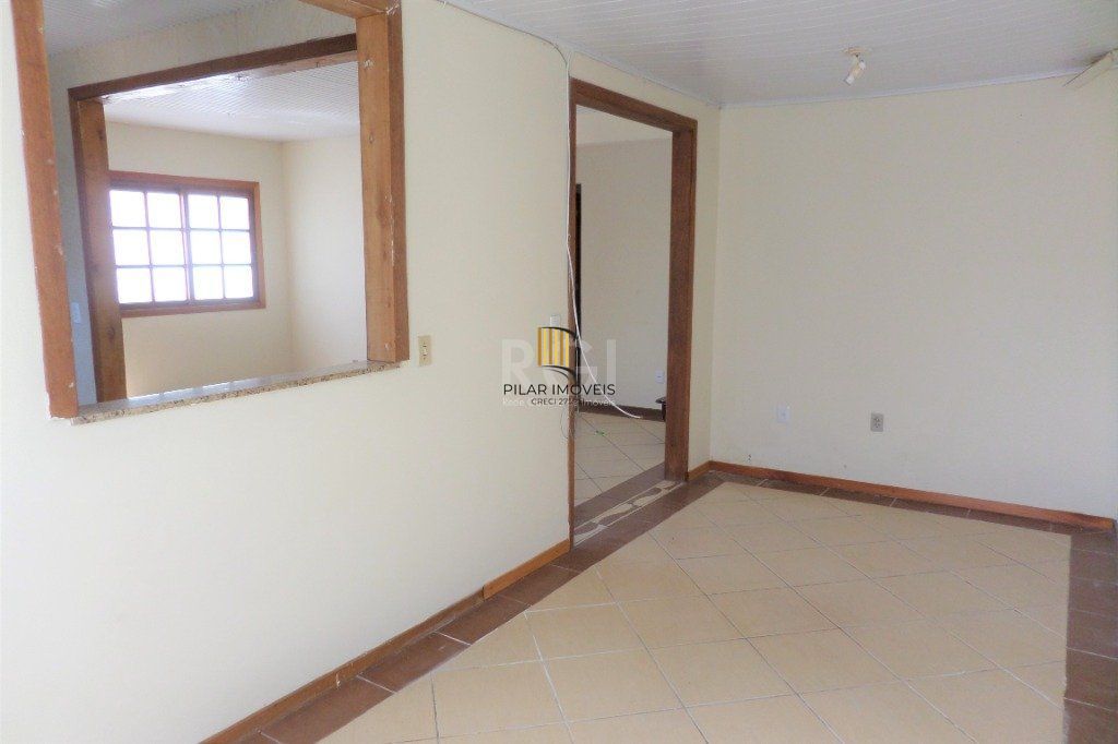 Casa na Hípica com 3 dormitórios e 2 vagas