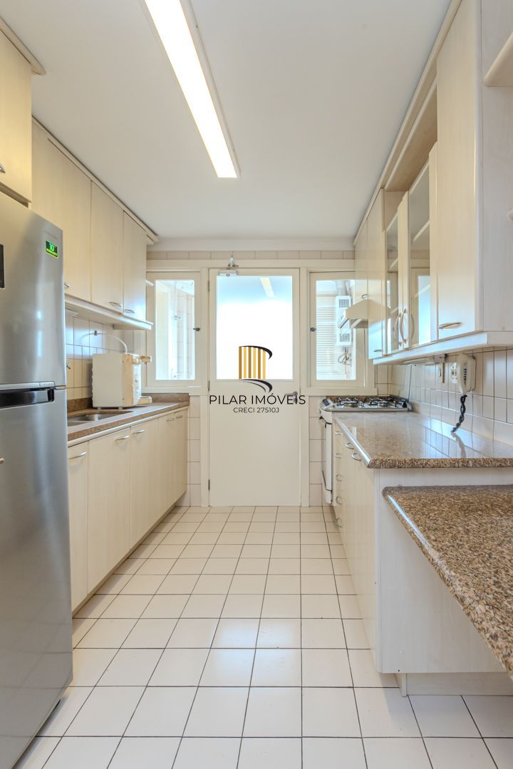 Apartamento no Moinhos de Vento de 3 dormitórios e vaga DESOCUPADO