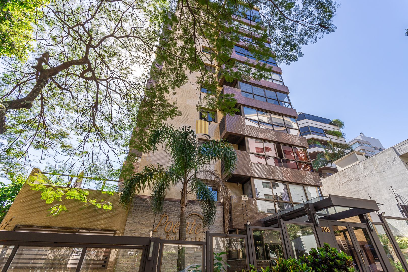 Apartamento no bairro Mont Serrat de 2 suítes e 2 vagas DESOCUPADO - Pilar Imóveis