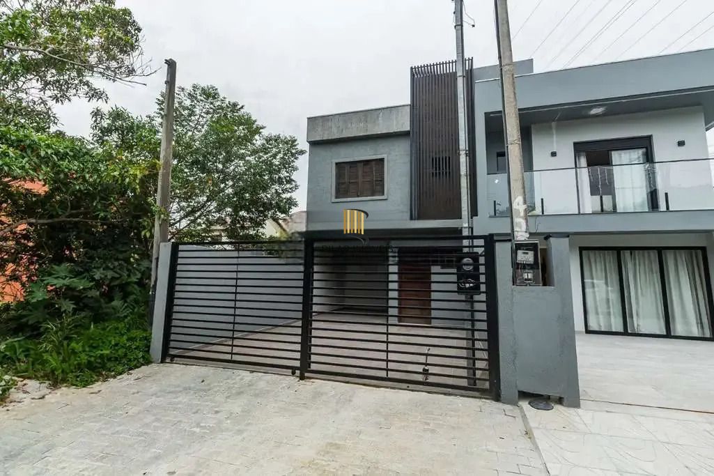 Casa 3 dormitórios no bairro Mário Quintana