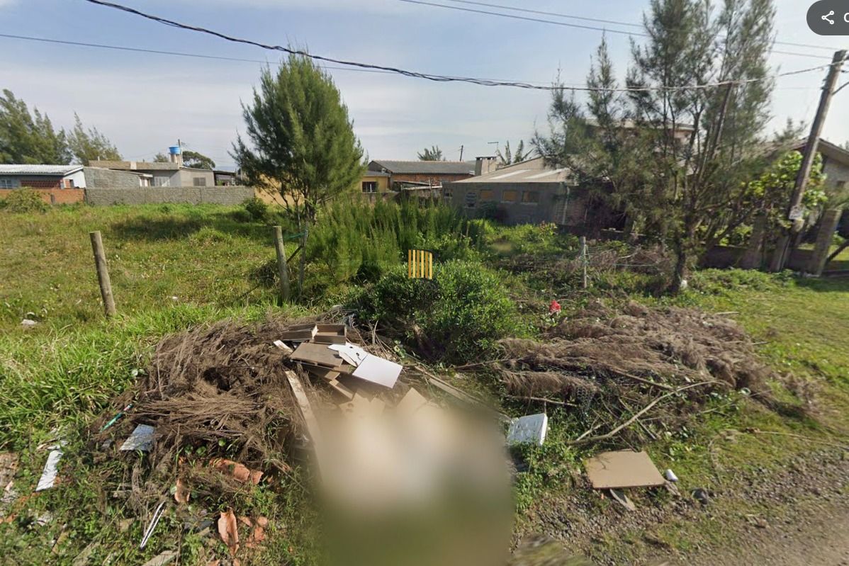 Terreno em Capão Novo com 300m² a 2 quadras do mar
