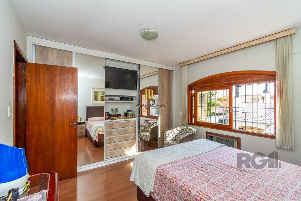 Casa 4 Dormitório(s) Bairro Jardim Planalto