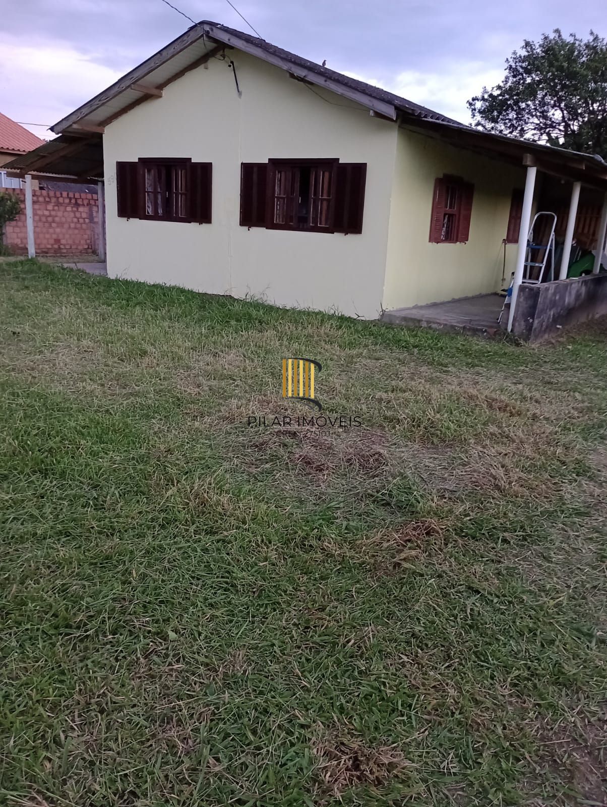 Casa 3 dormitórios no bairro Mirim