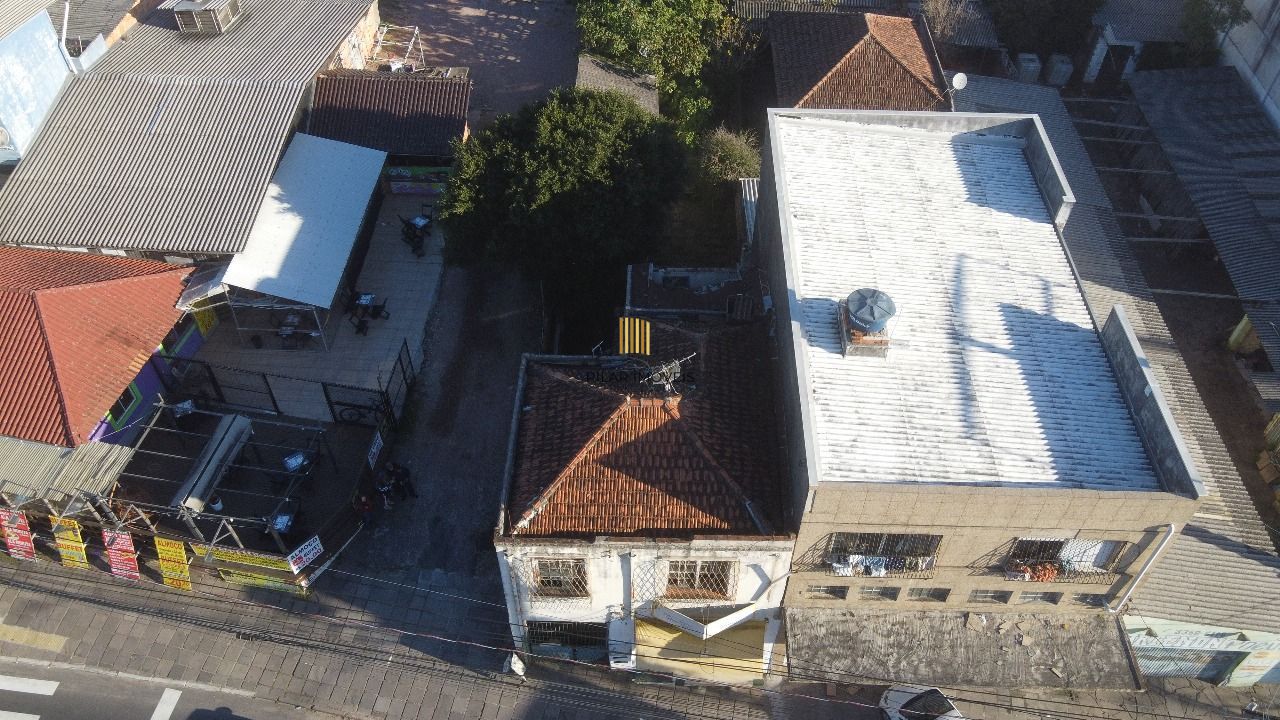 Casa e terreno no Partenon