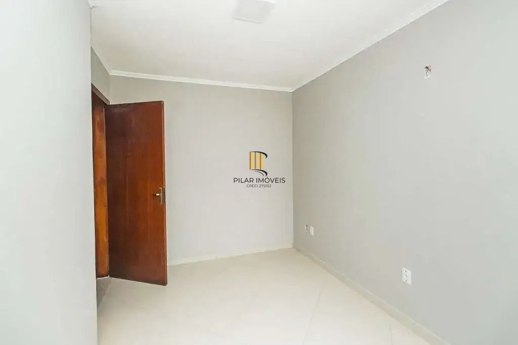 Casa 3 dormitórios no bairro Mário Quintana