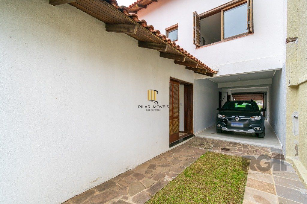 Casa no Jardim Itu com 5 dormitórios e 2 vagas e piscina