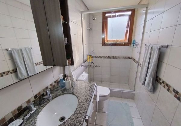 Apartamento no bairro Teresópolis de 2 dormitórios e vaga