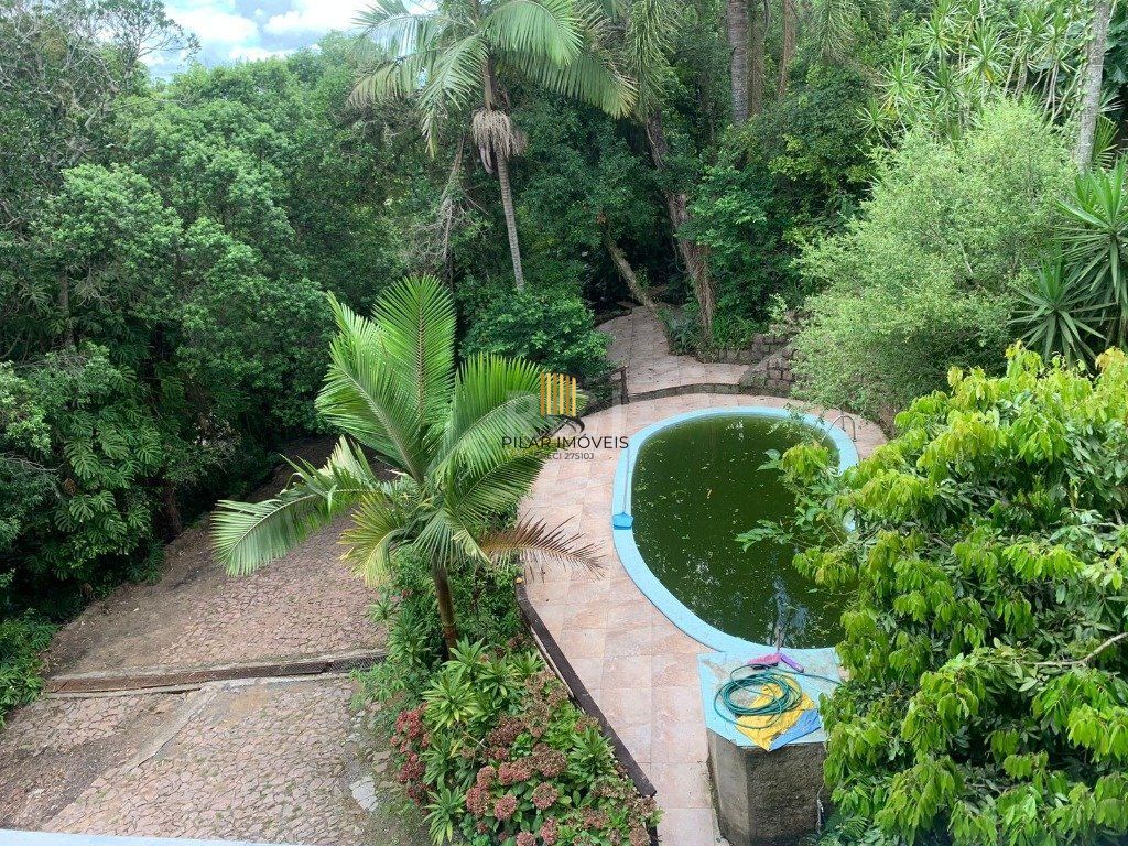 Terreno de 5.280 m², com 3 casas, no bairro Ponta Grossa, em Porto Alegre.