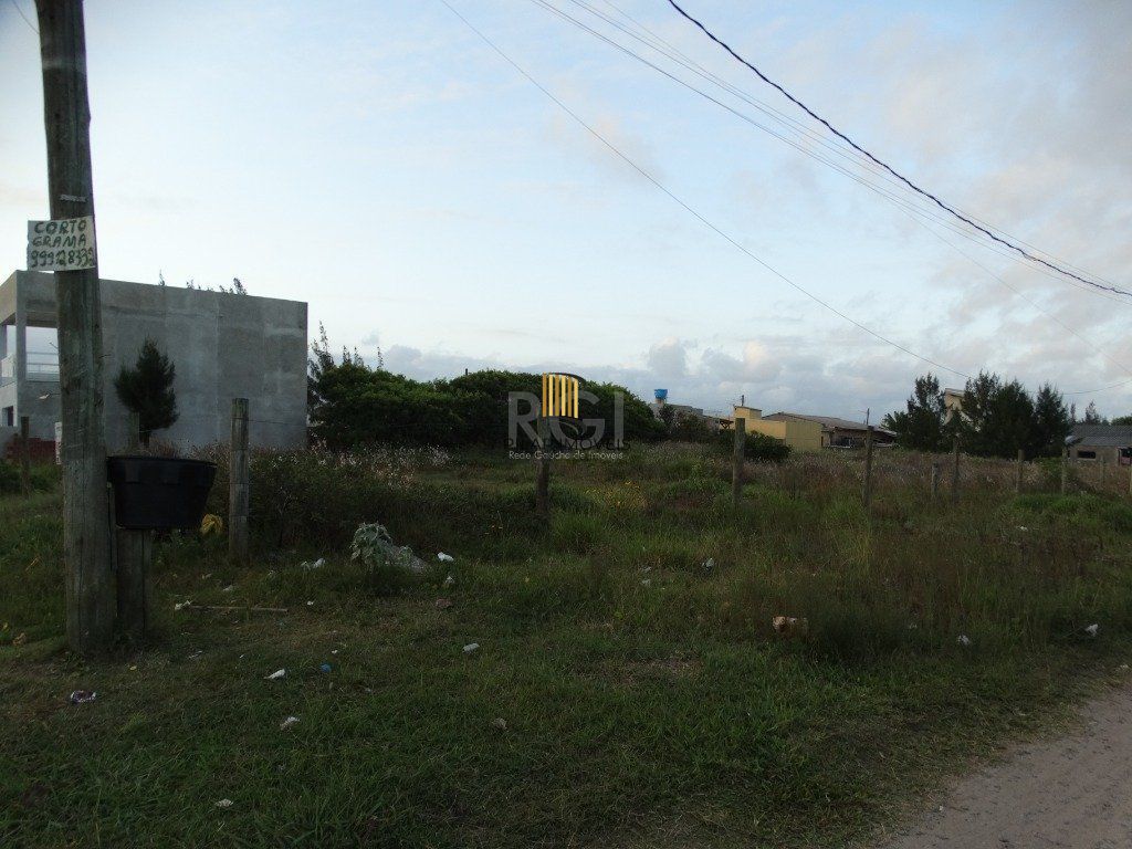 Terreno em Capão Novo com 300m² a 2 quadras do mar
