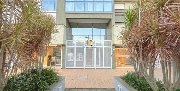 Apartamento no bairro Vila Ipiranga de 2 dormitórios e 2 vagas