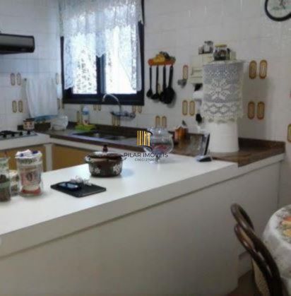 Casa 3 dormitórios no bairro Teresópolis