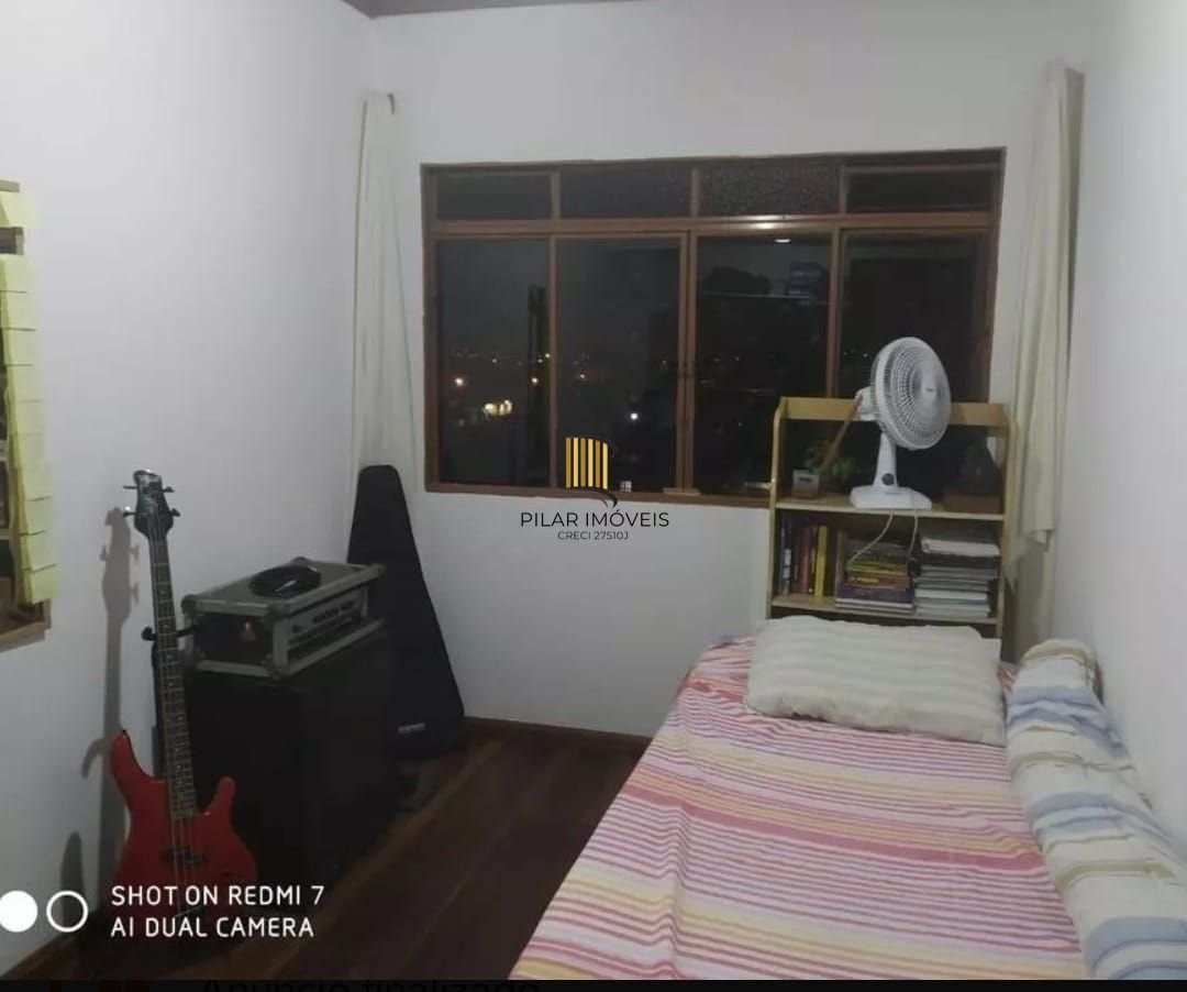 Casa 4 dormitórios no bairro Jardim Algarve