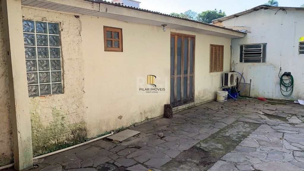 Casa 4 dormitórios 3 banheiros garagem coberta para 3 + carros