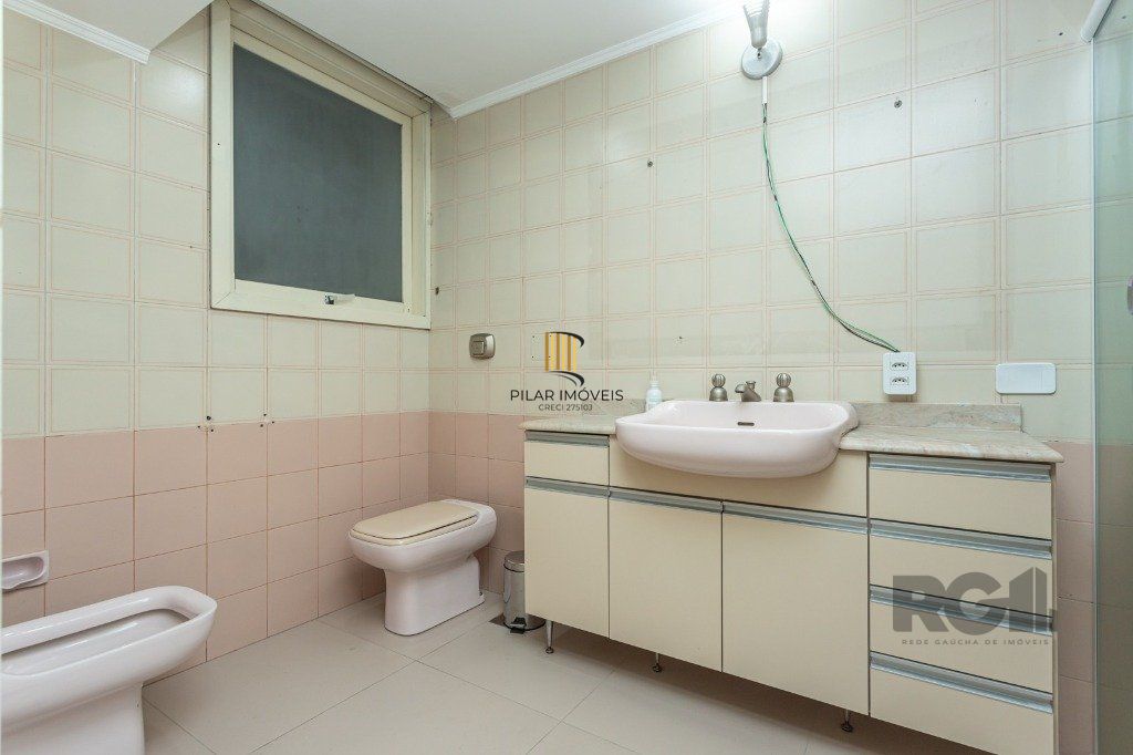 Apartamento no bairro Floresta de 3 dormitórios e vaga DESOCUPADO