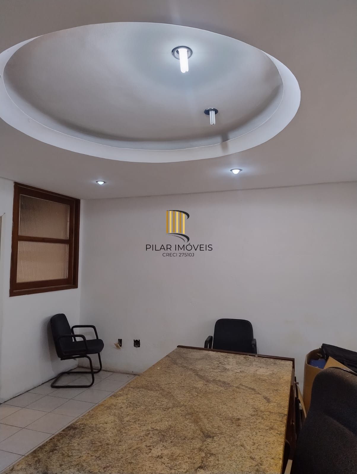 CASA MISTA COMERCIAL NO TÉRREO E RESIDENCIAL EM CIMA