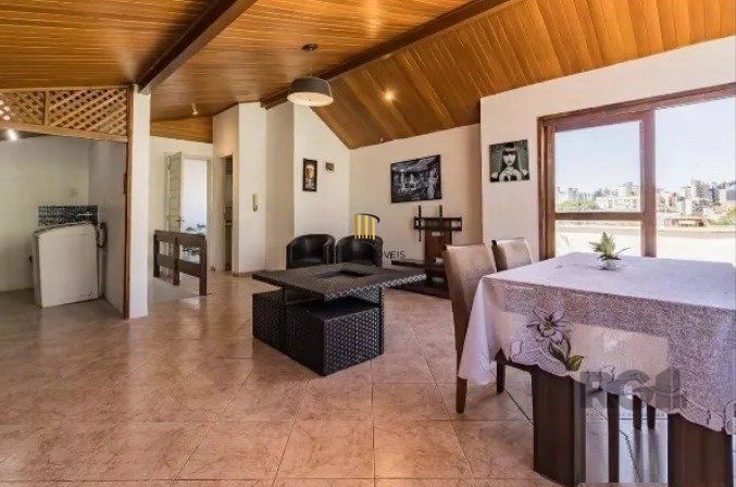 Cobertura no bairro Santo Antônio de 2 dormitórios e 2 vagas