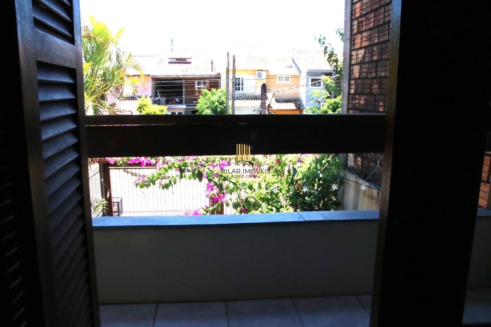 Casa sobrado na Hípica de 2 dormitórios e 2 vagas