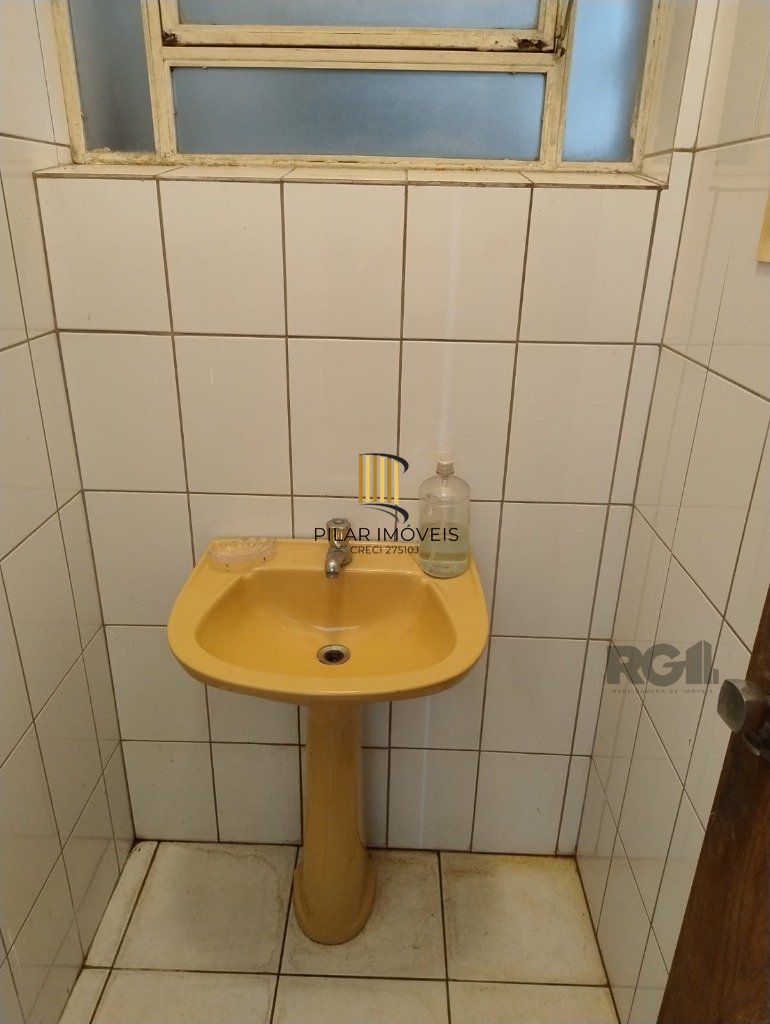 CASA MISTA COMERCIAL NO TÉRREO E RESIDENCIAL EM CIMA