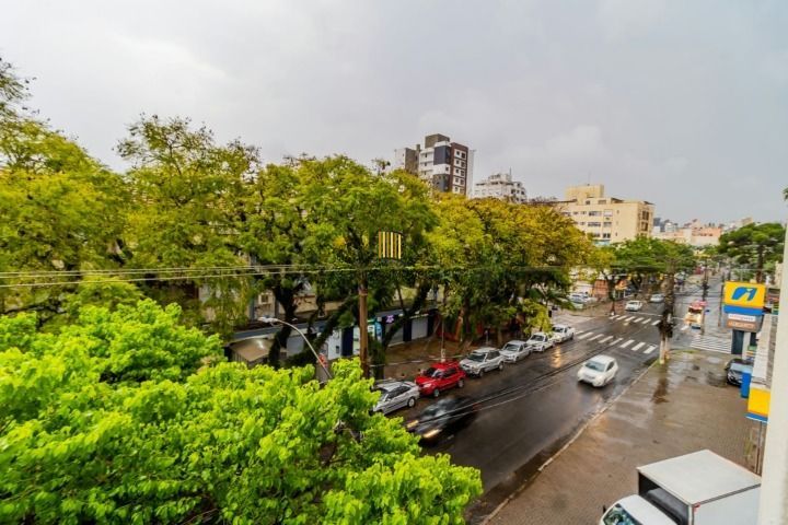 Apto de 2 dormitórios com garagem, arejado e ensolarado, próximo ao Bourbon Ipiranga