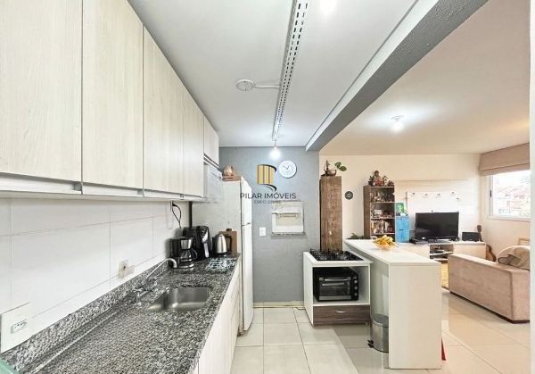 Apartamento no bairro Tristeza de 2 dormitórios vaga e infra