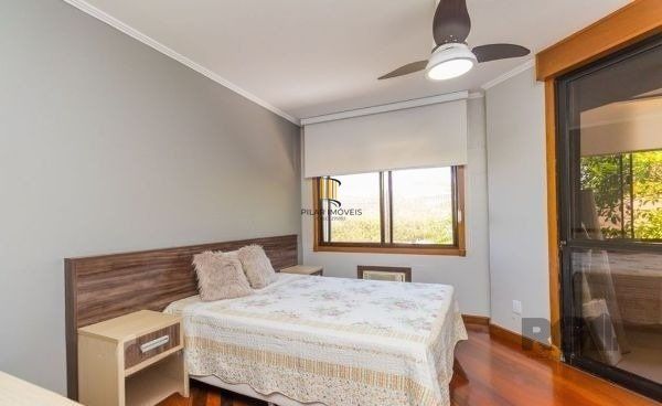 Casa sobrado no Cristal de 3 dormitórios e 3 vagas