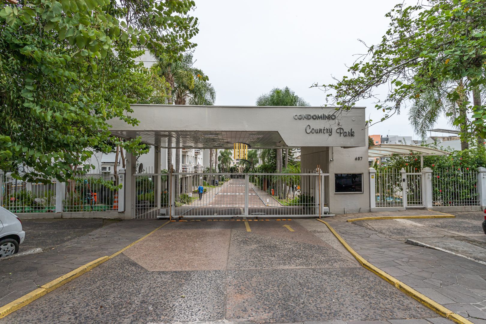 Apartamento no Passo D'areia de 3 dormitórios vaga e infra