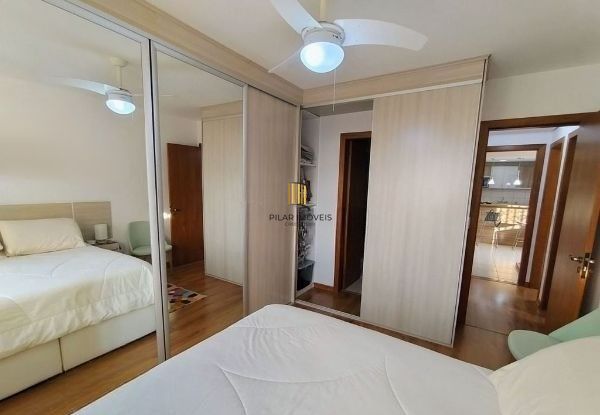Apartamento no bairro Teresópolis de 2 dormitórios e vaga