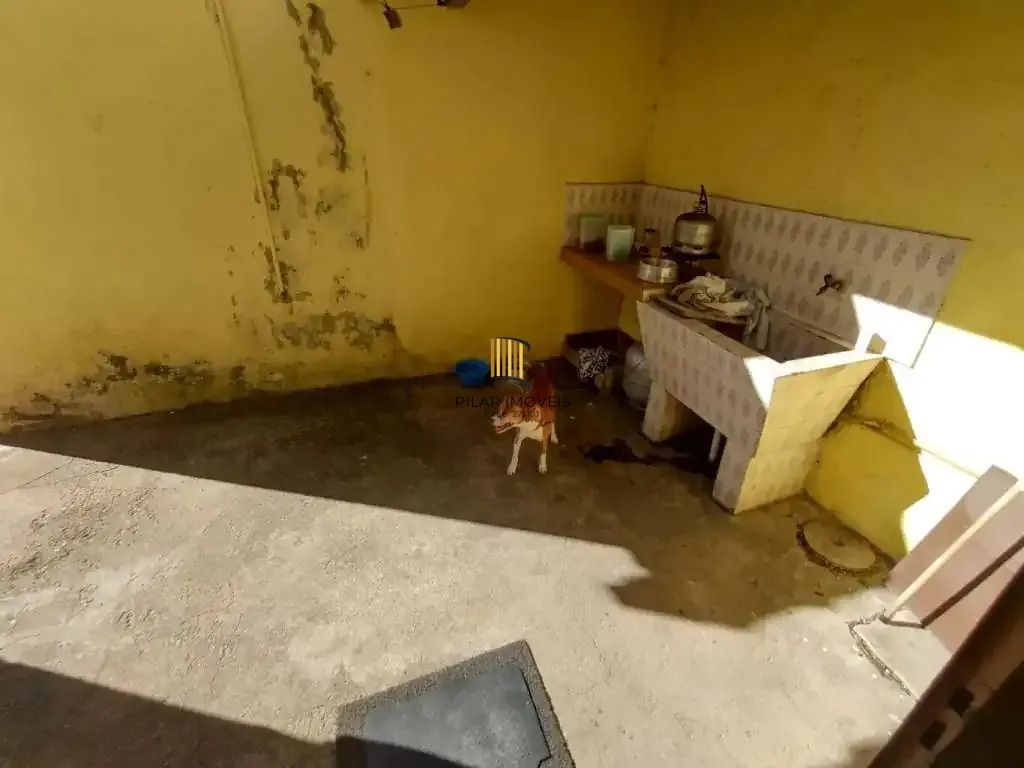 Casa 5 dormitórios no bairro Partenon