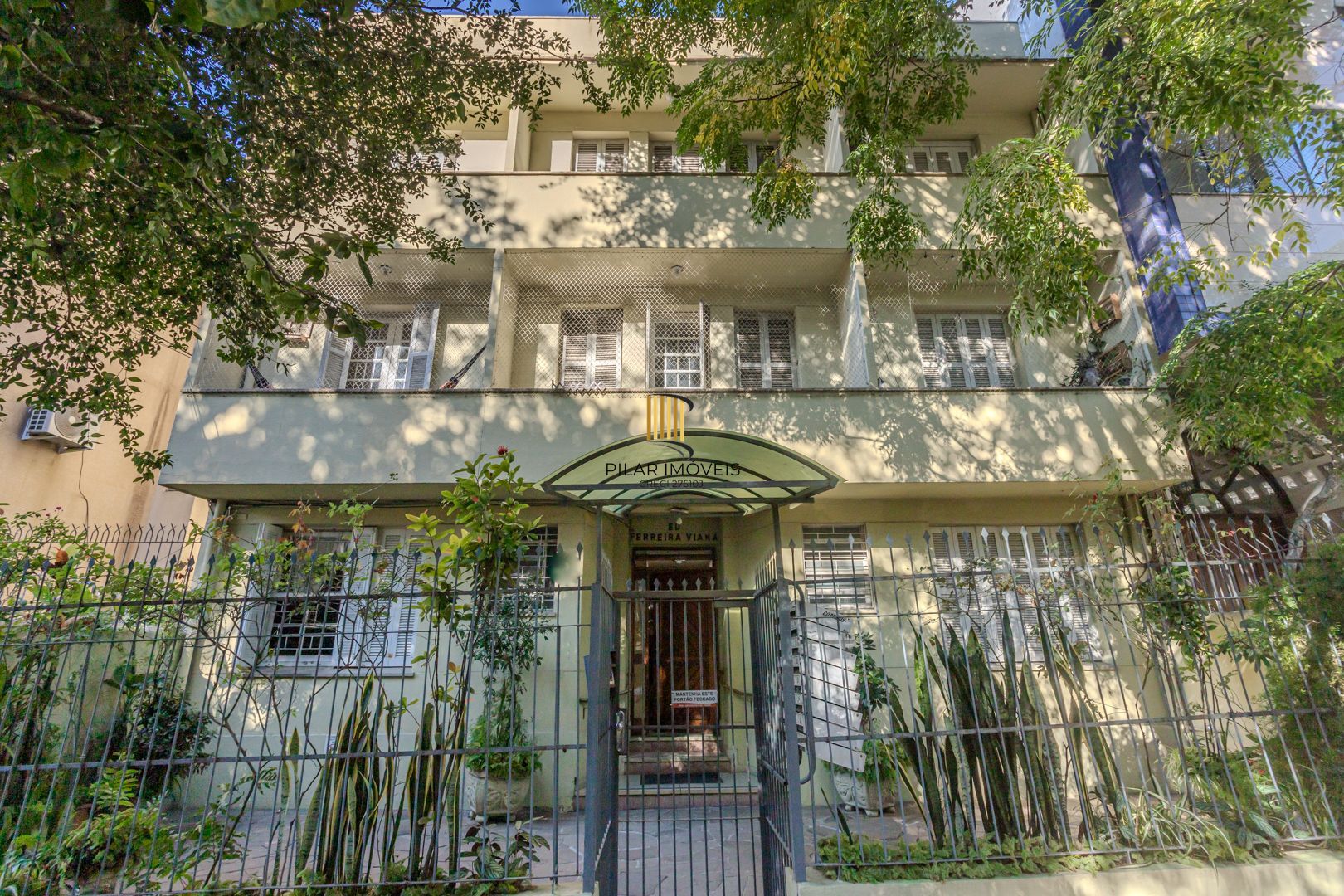 Apartamento no bairro Petrópolis de 3 dormitórios REFORMADO