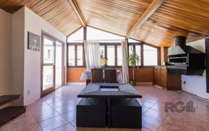 Cobertura no bairro Santo Antônio de 2 dormitórios e 2 vagas